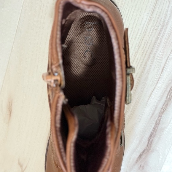 b.o.c. Brown Ankle Boots - Picture 4 of 8